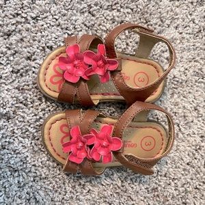 Osh Kosh B’gosh brown and pink sandals, size 3, rubber soles